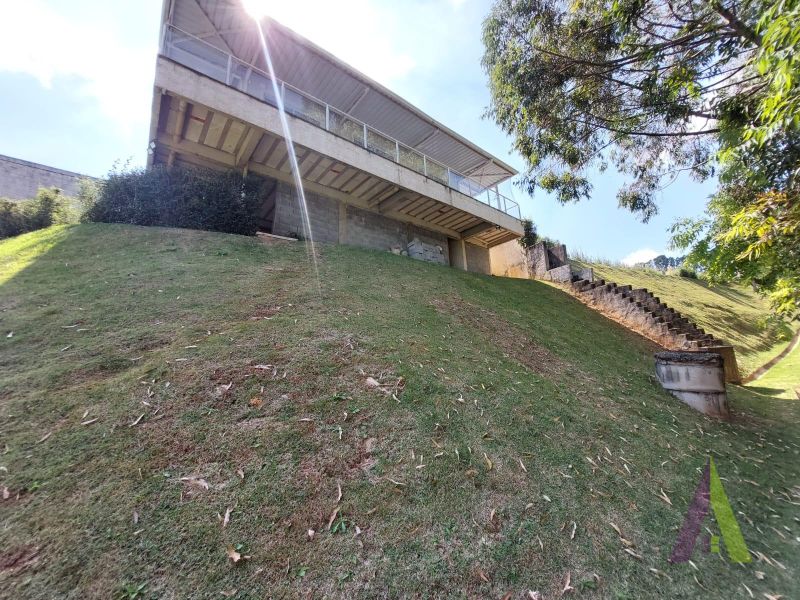 Casa em Condomínio Fechado em Mairinque! 