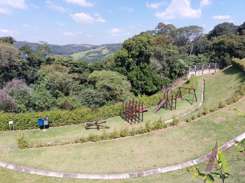 Casa em Condomínio Fechado em Mairinque! 