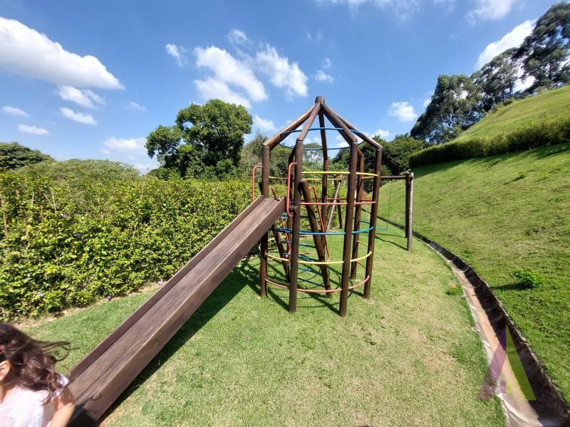 Casa em Condomínio Fechado em Mairinque! 