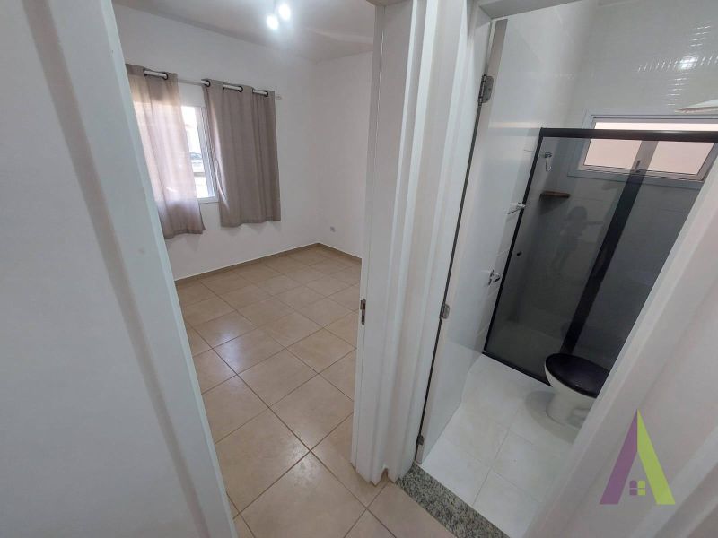 Casa em Condomínio Fechado em Mairinque! 