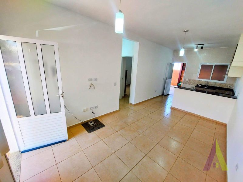 Casa em Condomínio Fechado em Mairinque! 