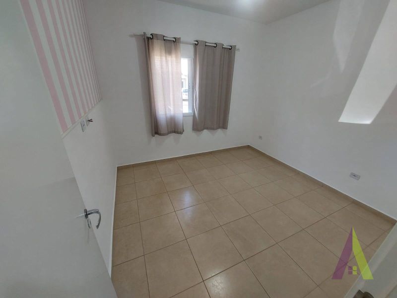 Casa em Condomínio Fechado em Mairinque! 