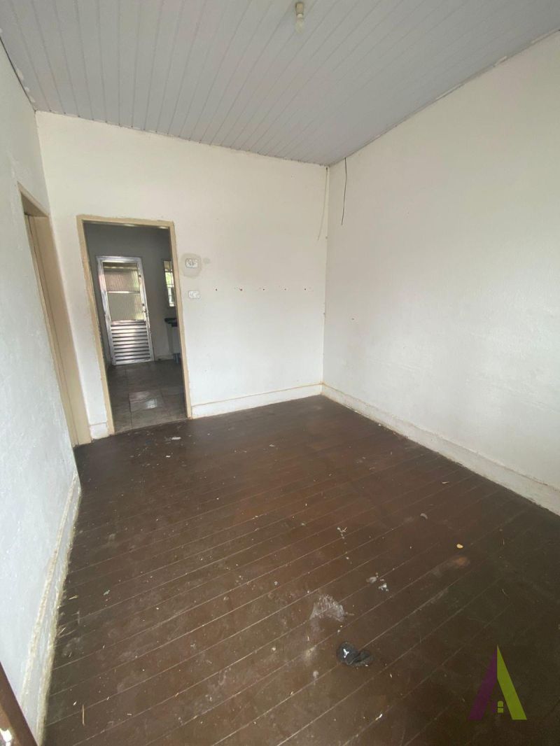 Casa Térrea Próxima ao Centro de São Roque!