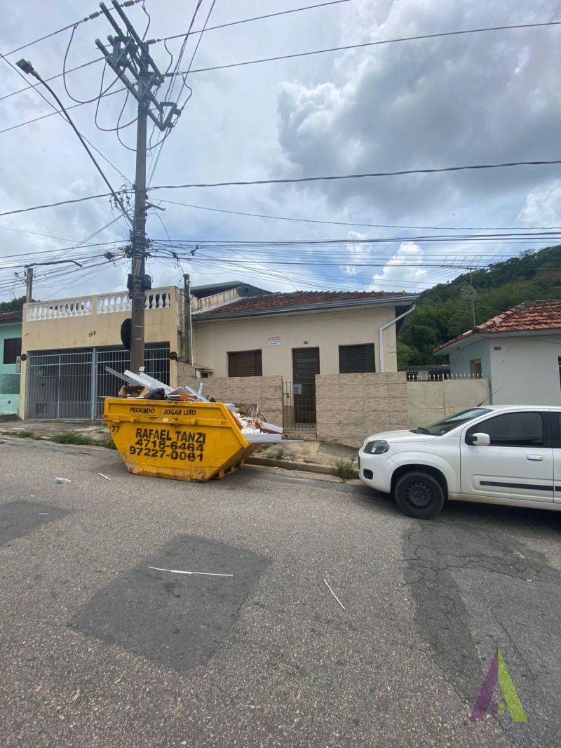 Casa Térrea Próxima ao Centro de São Roque!