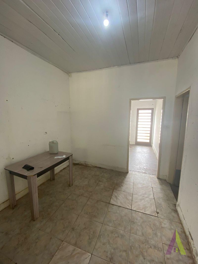 Casa Térrea Próxima ao Centro de São Roque!