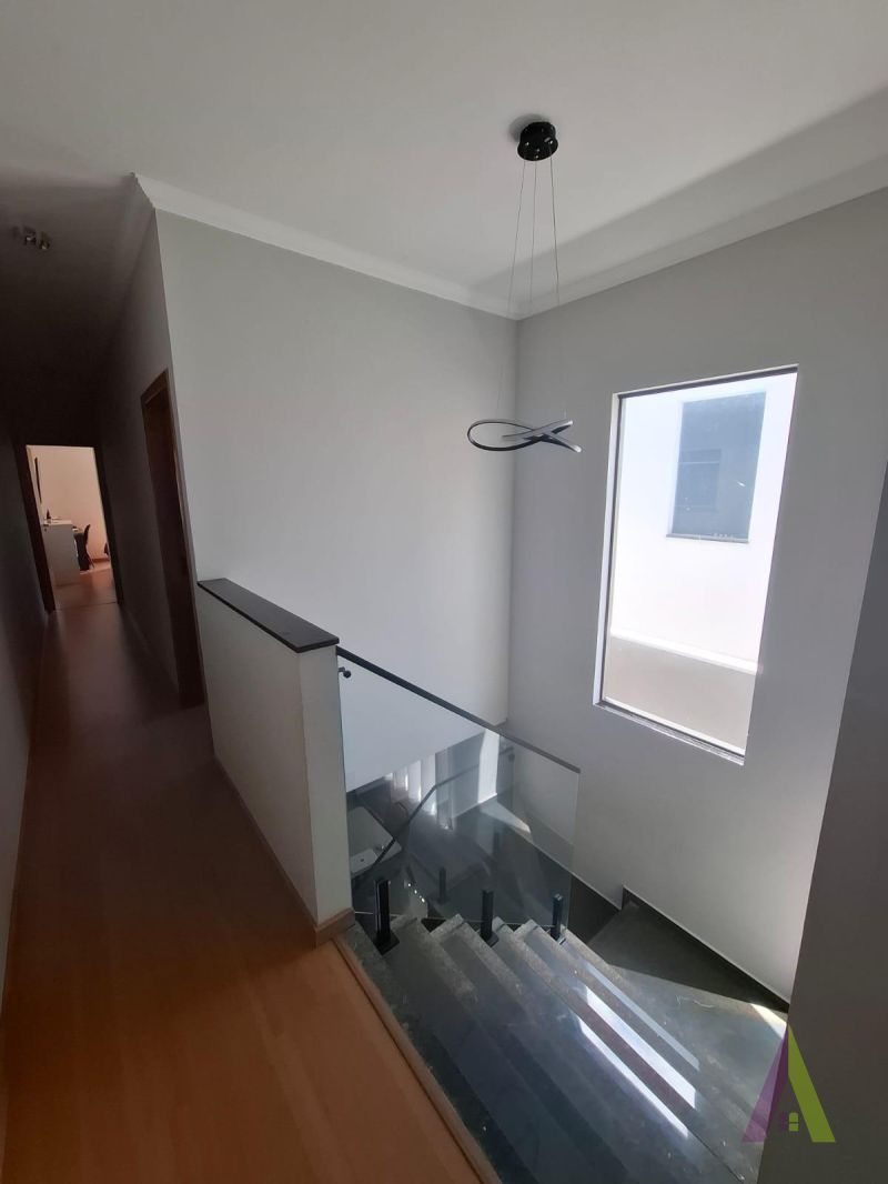 Sobrado em Bairro Tradicional em São Roque! 