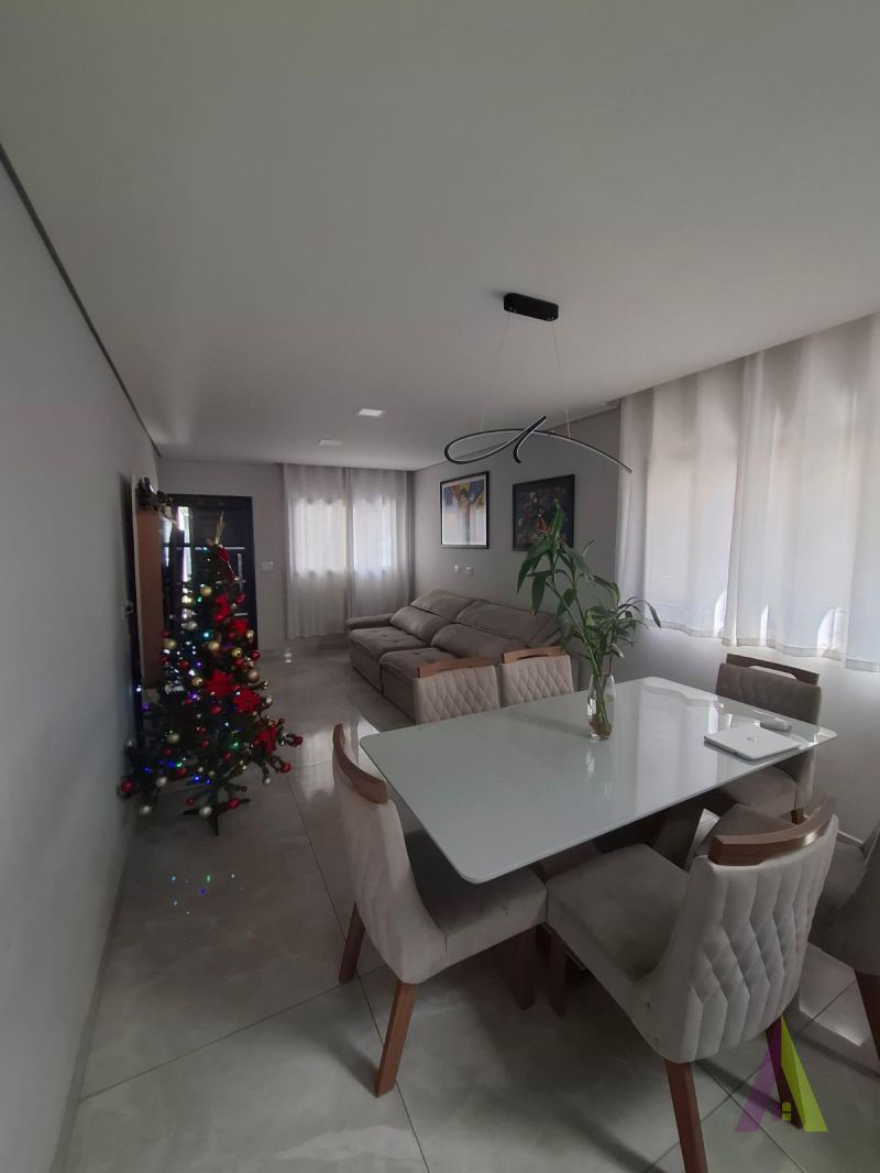 Sobrado em Bairro Tradicional em São Roque! 