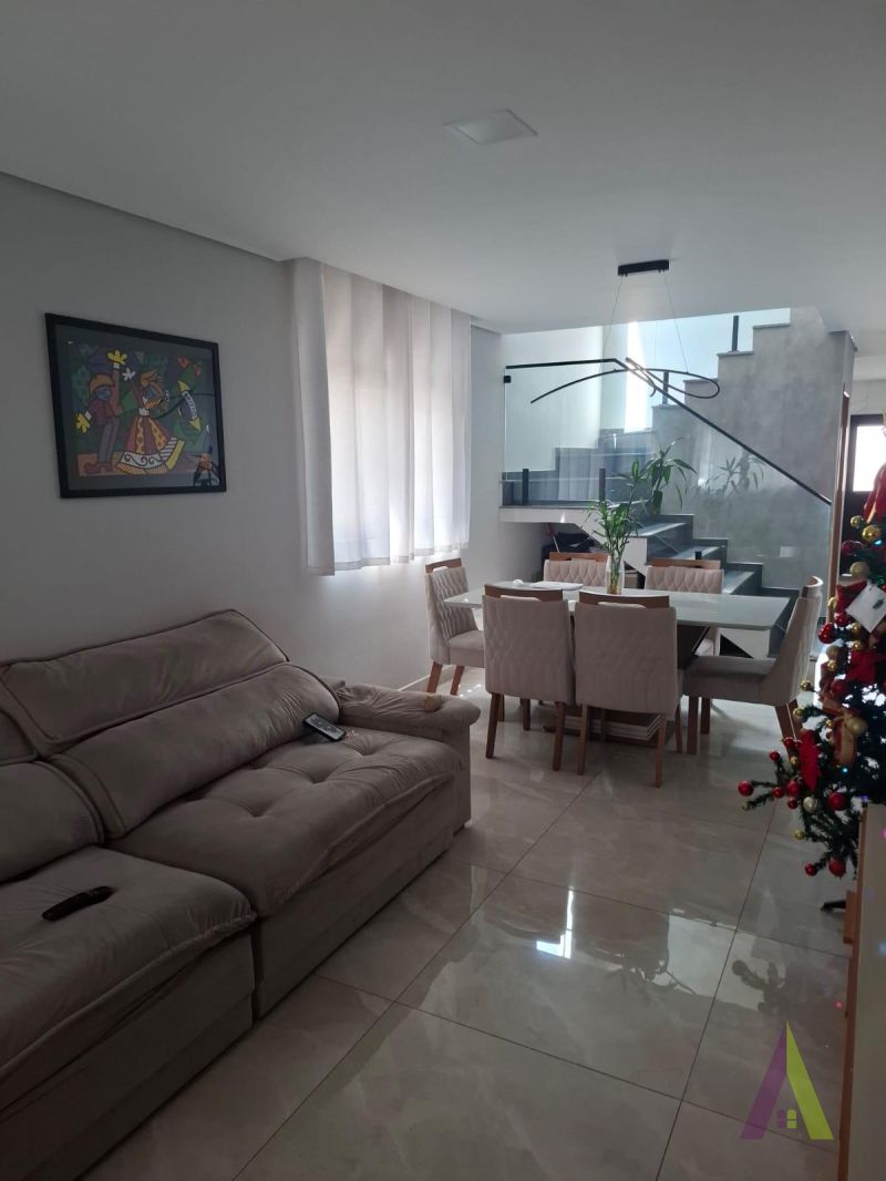 Sobrado em Bairro Tradicional em São Roque! 