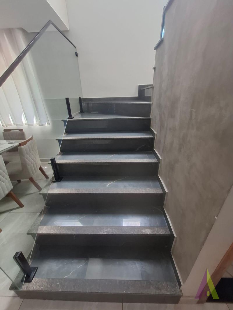 Sobrado em Bairro Tradicional em São Roque! 