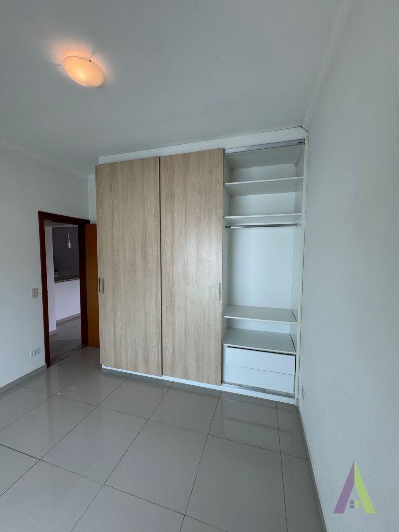 Apartamento com Sacada em Bairro Tradicional de São Roque!