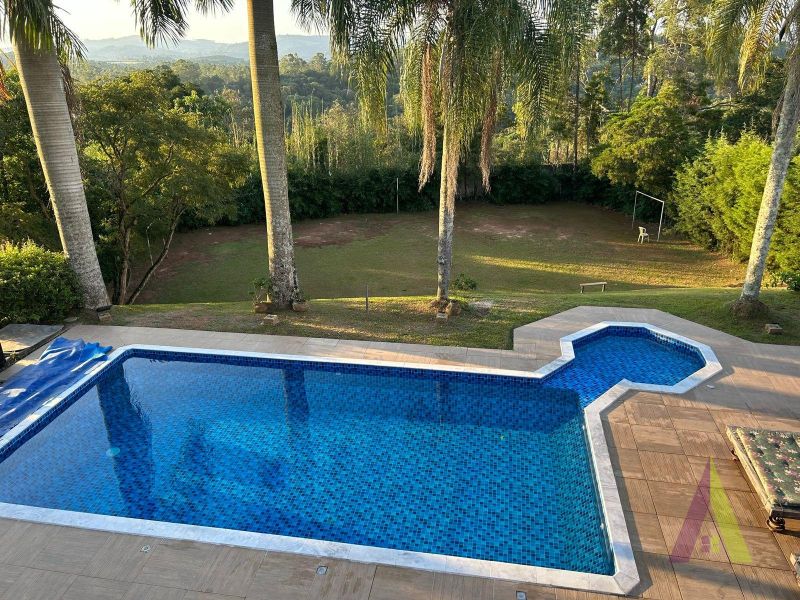 Chácara em Condomínio Fechado em São Roque!