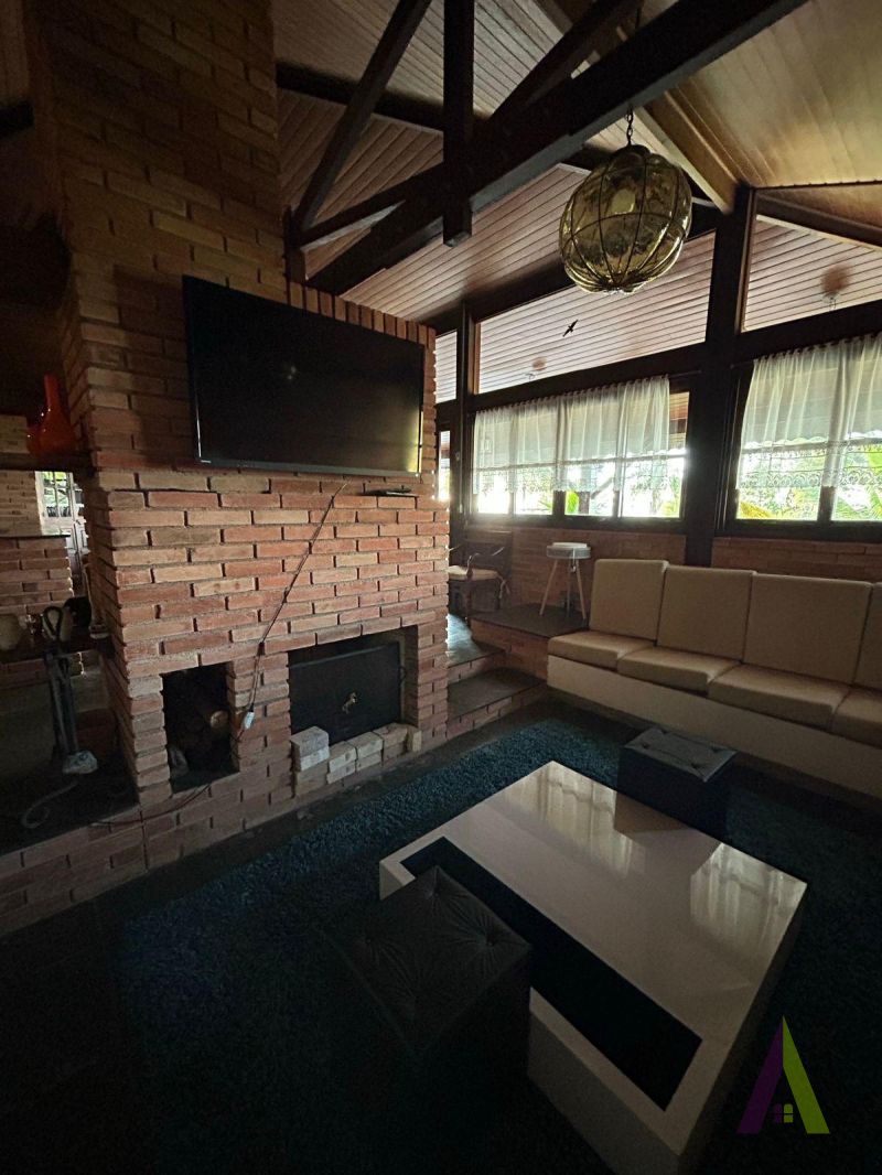 Chácara em Condomínio Fechado em São Roque!