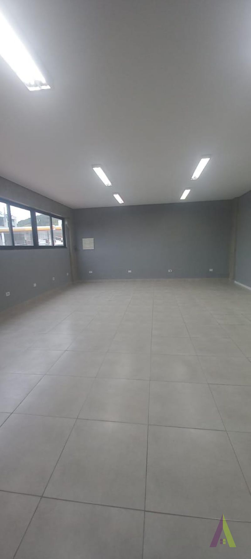 Salão Superior no Centro de São Roque!