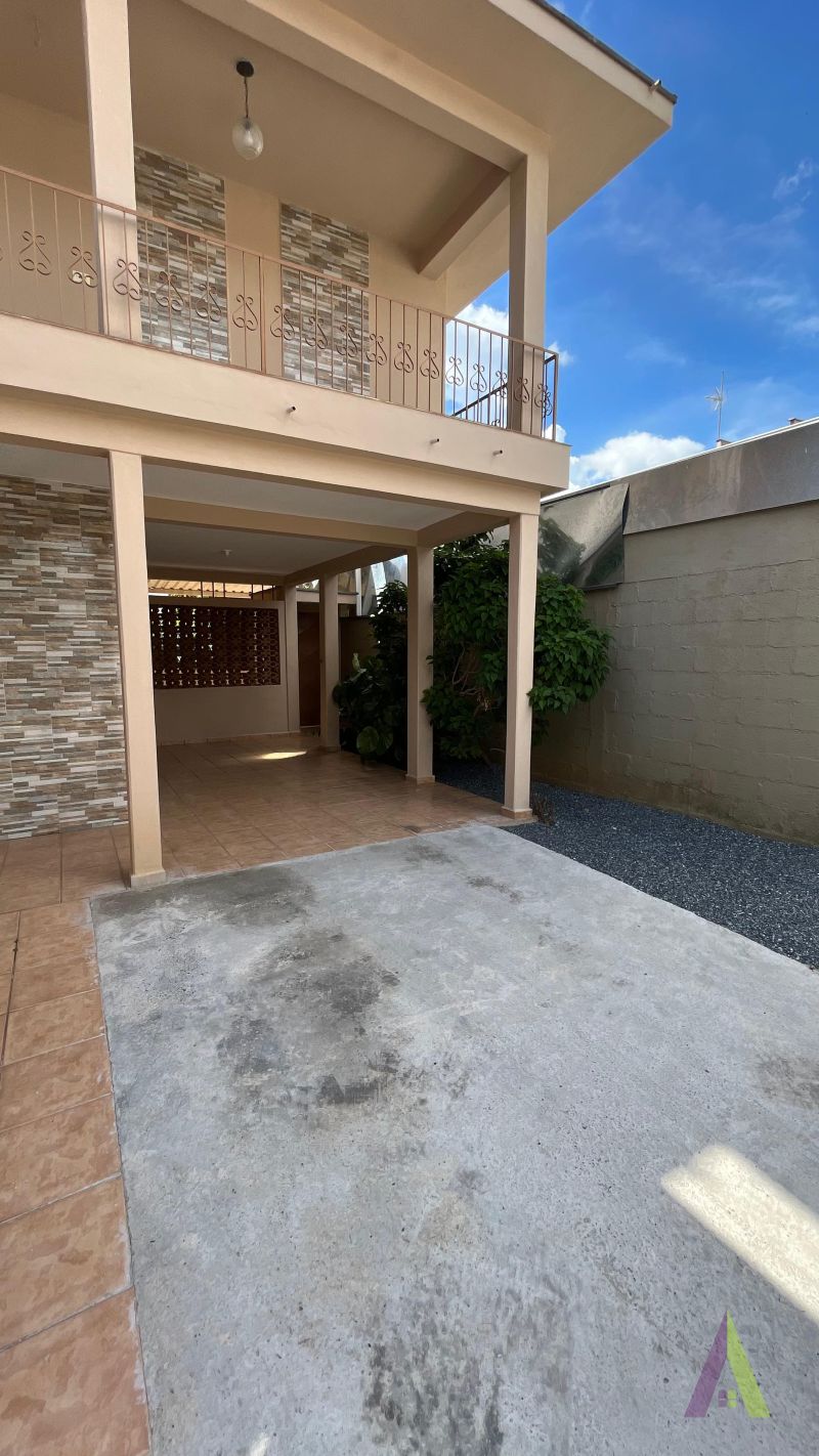 Sobrado no Centro de São Roque! 