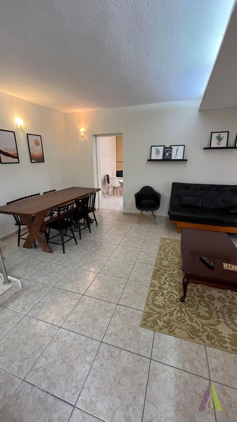 Sobrado no Centro de São Roque! 