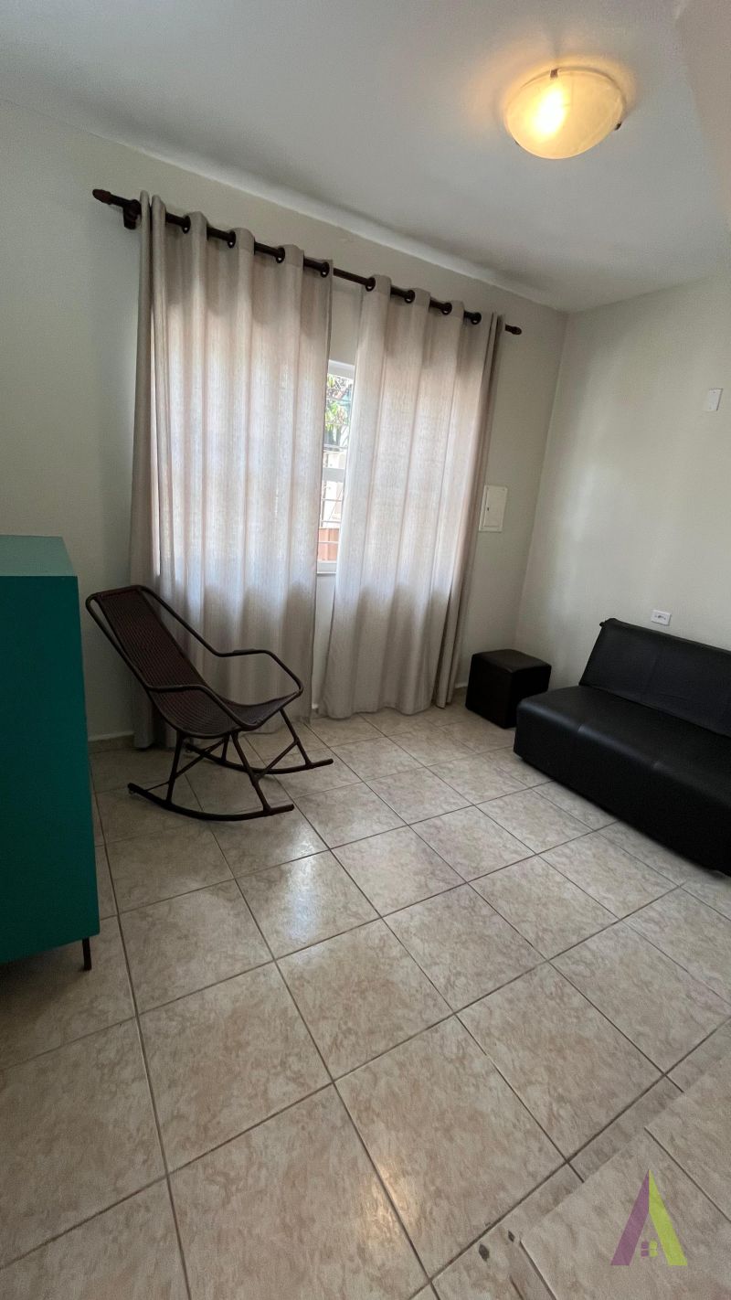 Sobrado no Centro de São Roque! 