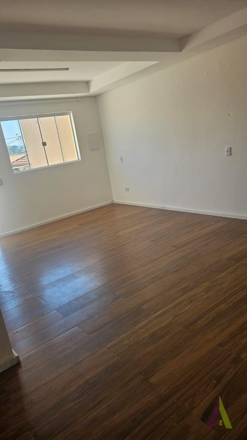 Casa em Bairro Tradicional em São Roque!