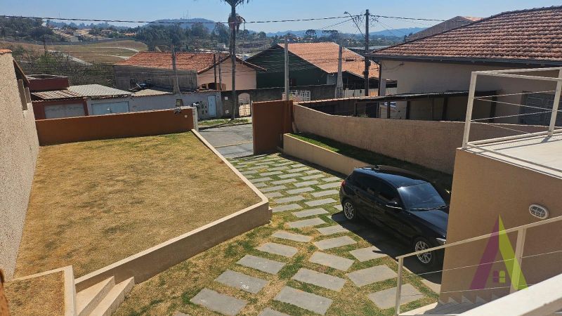 Casa em Bairro Tradicional em São Roque!