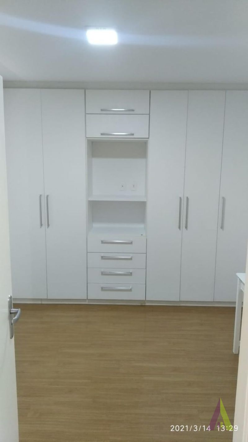 Sobrado em Condomínio Fechado de São Roque!