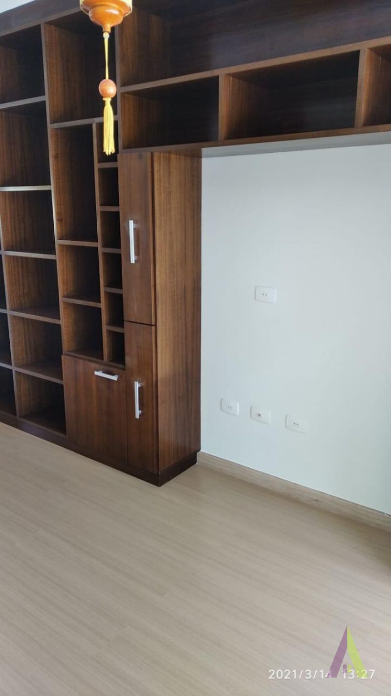 Sobrado em Condomínio Fechado de São Roque!