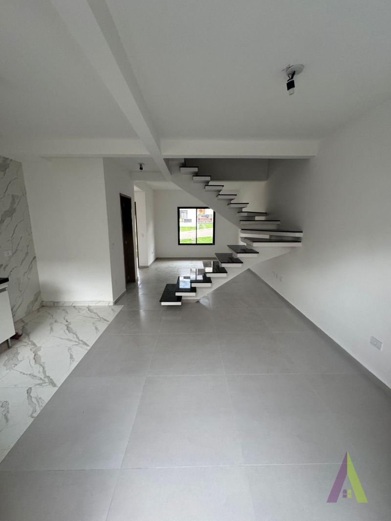 Sobrado Novo em Condomínio Fechado de São Roque!