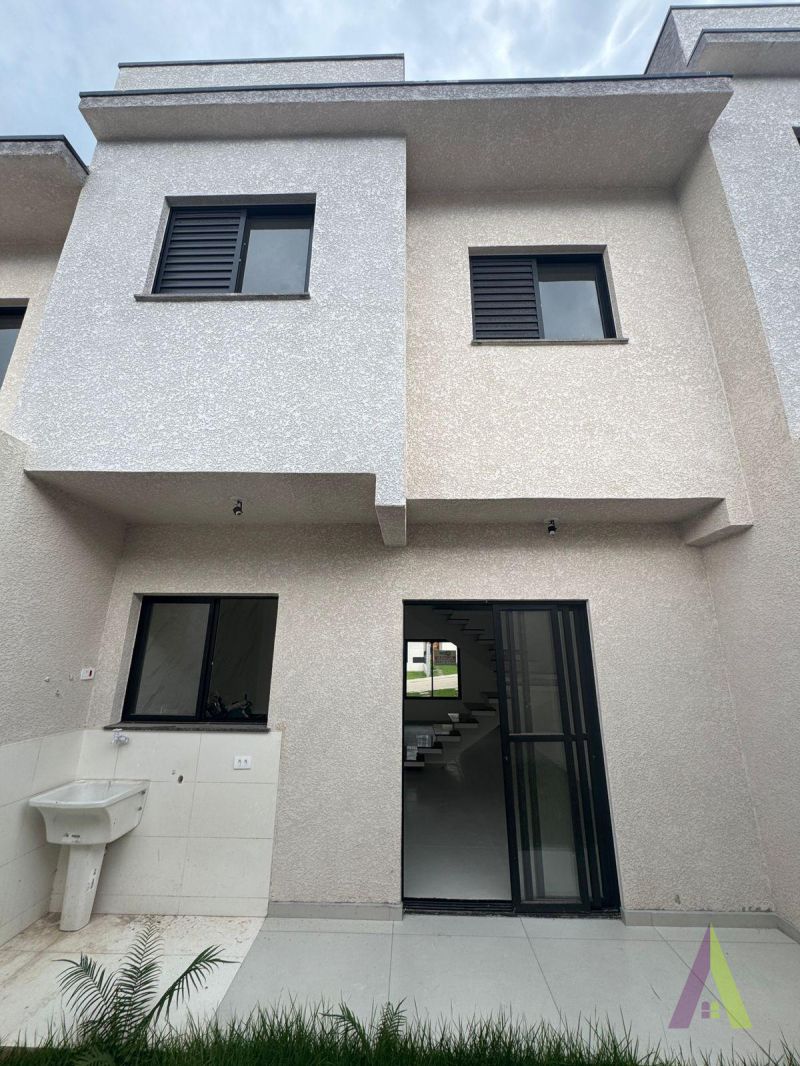 Sobrado Novo em Condomínio Fechado de São Roque!