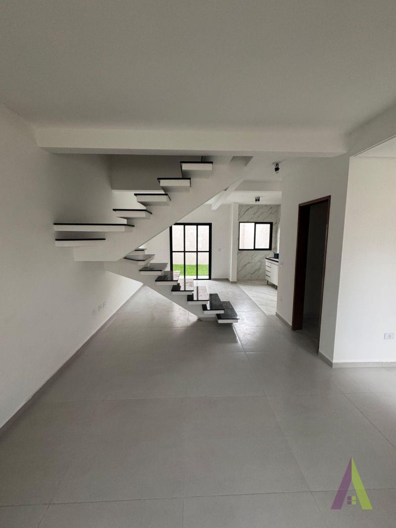 Sobrado Novo em Condomínio Fechado de São Roque!