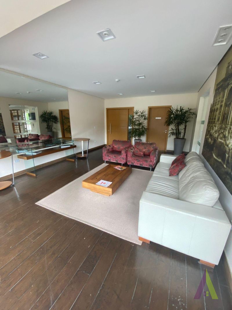 Apartamento no Centro de São Roque!