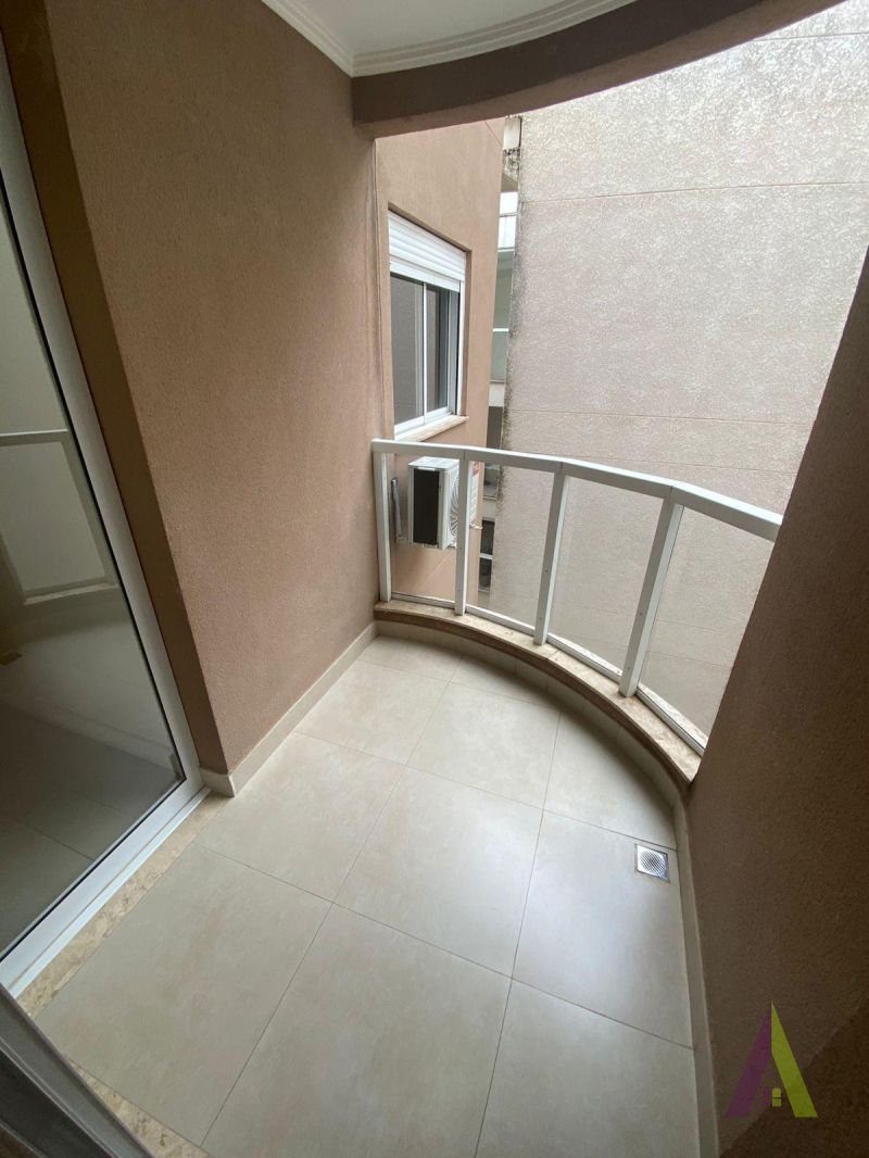 Apartamento no Centro de São Roque!