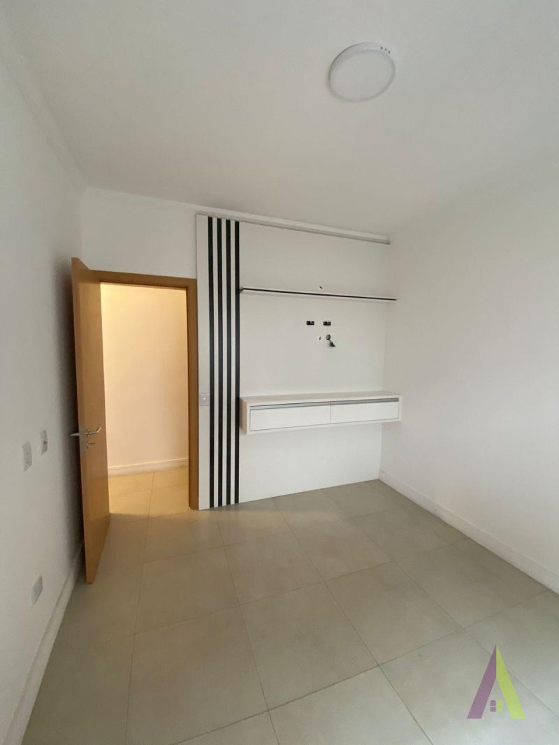 Apartamento no Centro de São Roque!