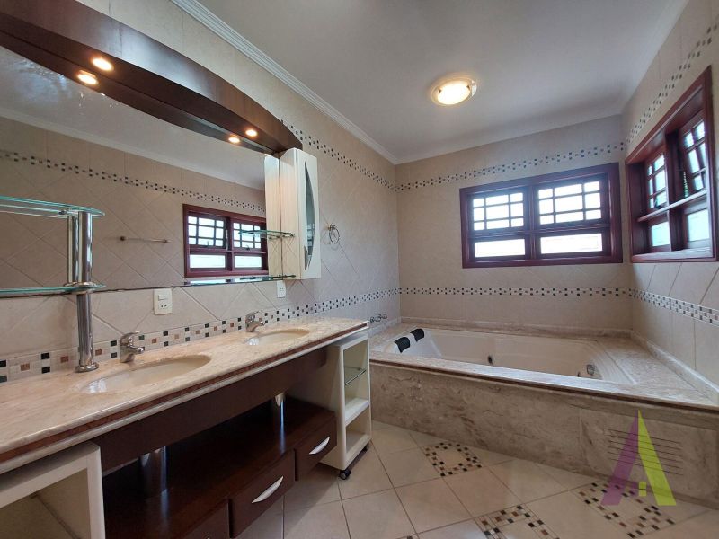 Casa Alto Padrão em Condomínio São Paulo II de Cotia!