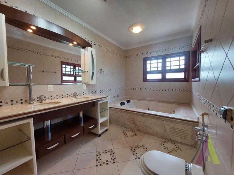 Casa Alto Padrão em Condomínio São Paulo II de Cotia!