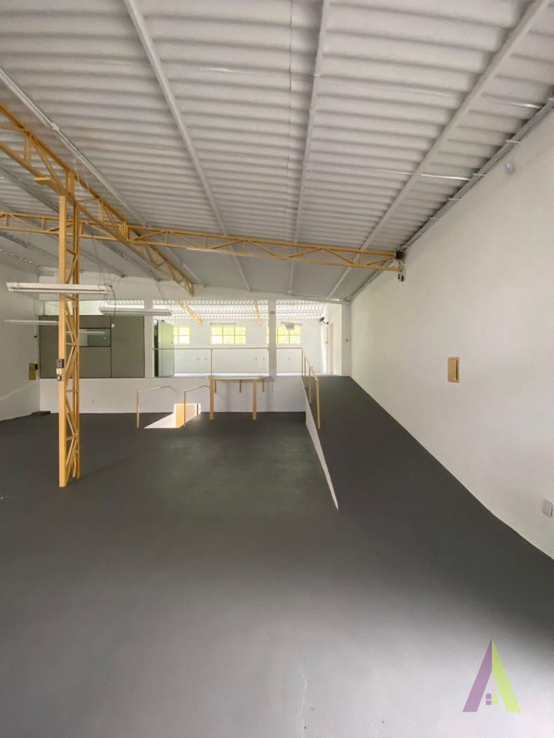 Galpão Industrial em Ponto Estratégico de São Roque!