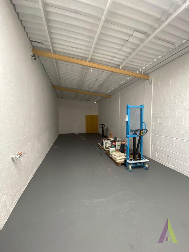 Galpão Industrial em Ponto Estratégico de São Roque!