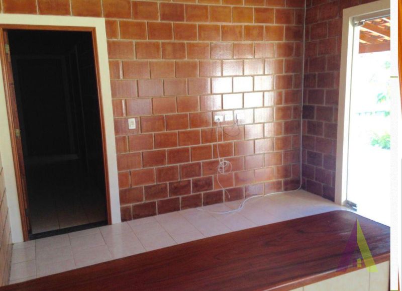 Casa Térrea em Bairro Tradicional de São Roque! 