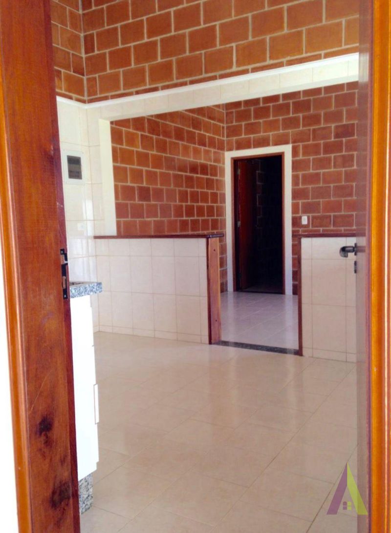 Casa Térrea em Bairro Tradicional de São Roque! 