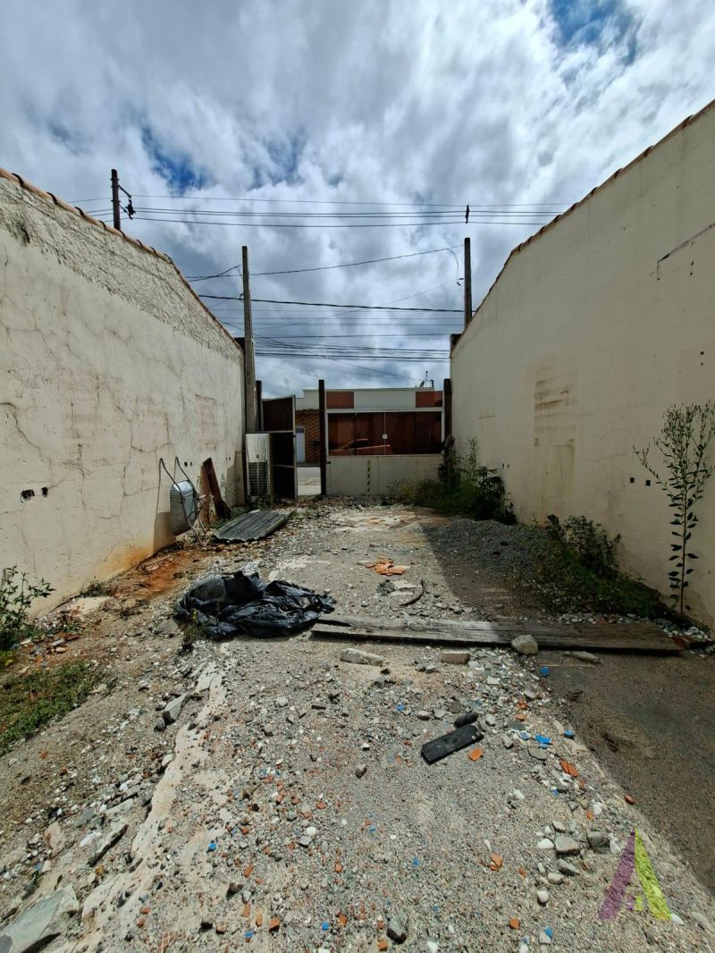 Terreno Plano no Centro da Cidade em São Roque!