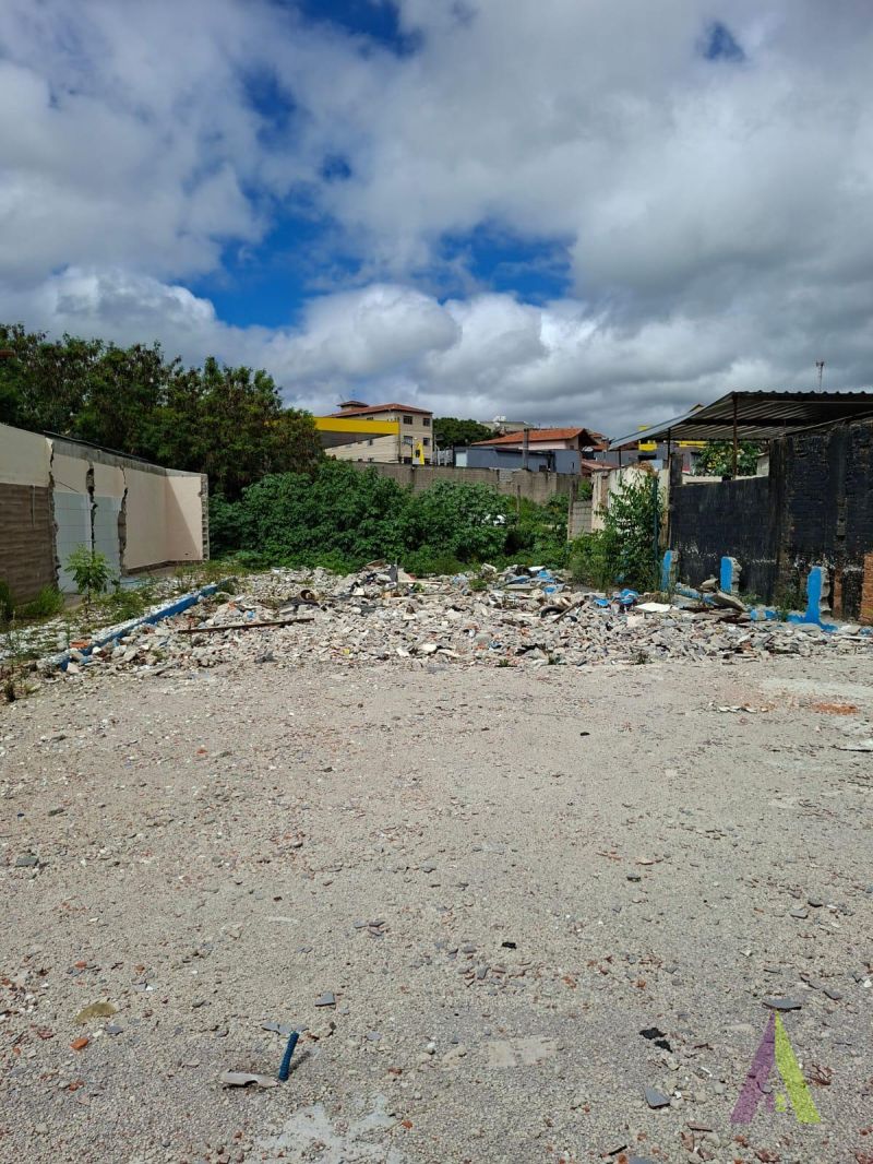 Terreno Plano no Centro da Cidade em São Roque!