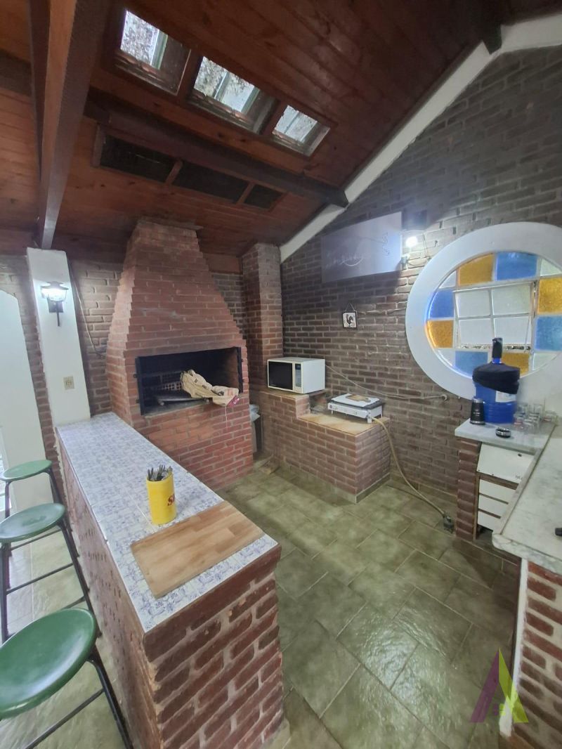 Chácara Rodeada de Muito Verde em São Roque!