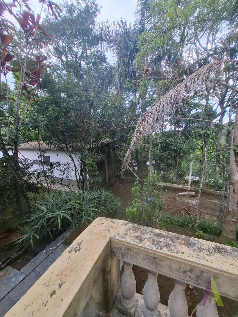 Chácara Rodeada de Muito Verde em São Roque!