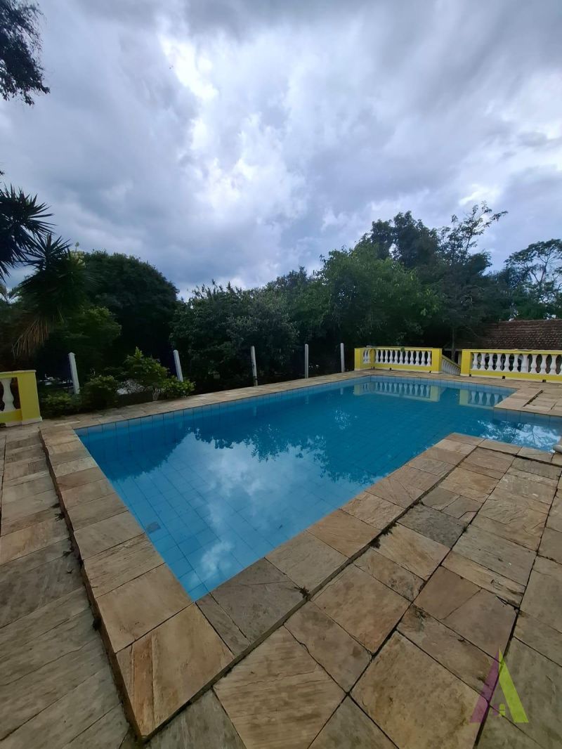 Chácara Rodeada de Muito Verde em São Roque!