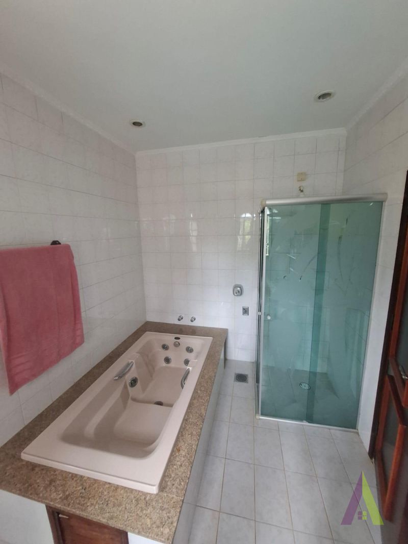 Chácara Rodeada de Muito Verde em São Roque!