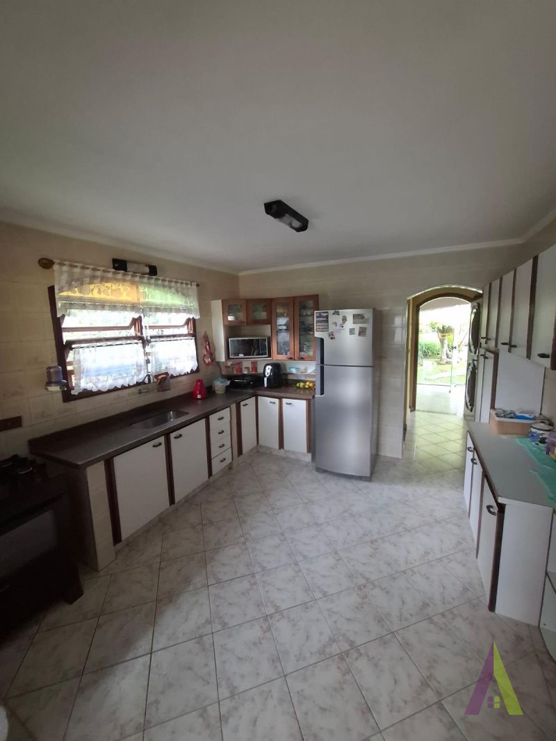 Chácara Rodeada de Muito Verde em São Roque!