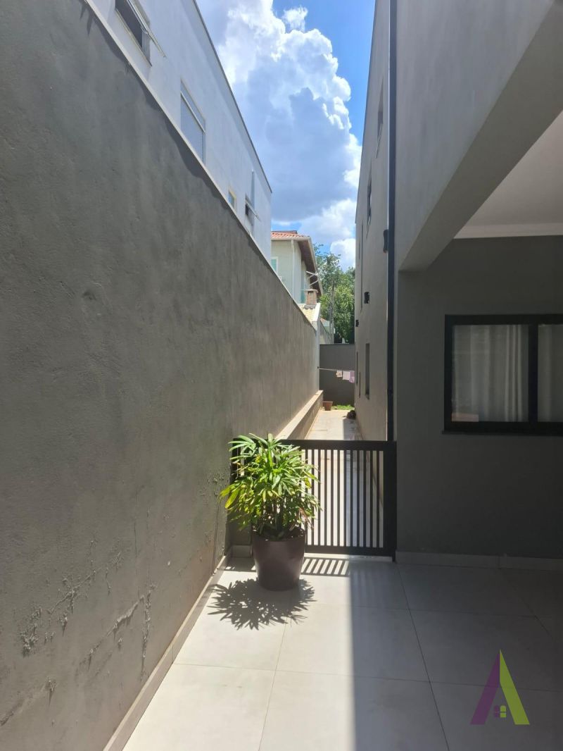 Sobrado em Bairro Tradicional em São Roque! 