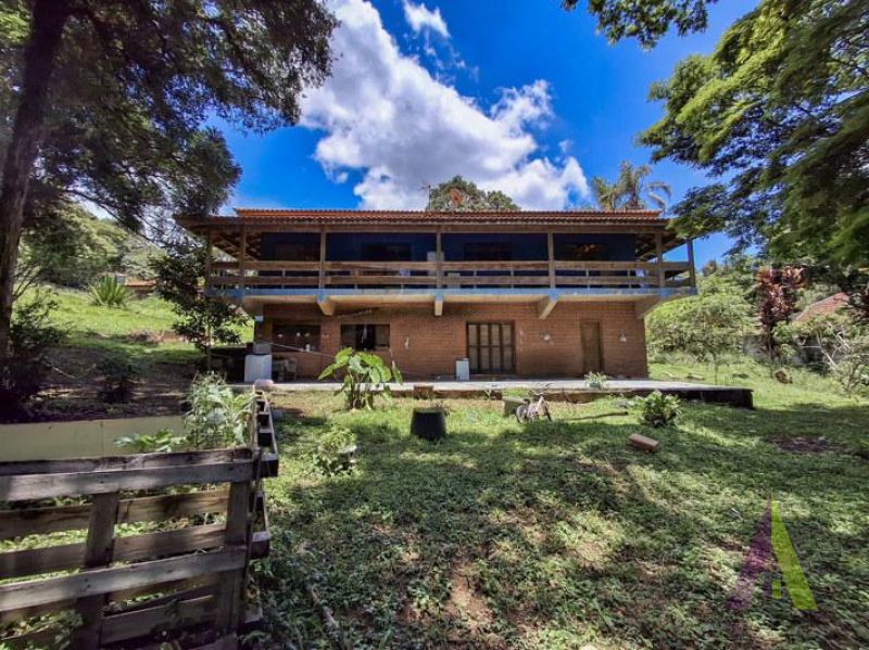 Chácara em Bairro tradicional de São Roque!