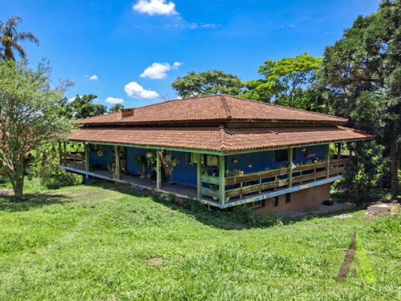 Chácara em Bairro tradicional de São Roque!
