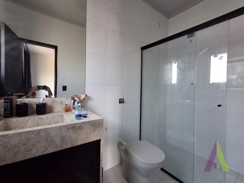 Casa em Condômino Fechado de São Roque!! 