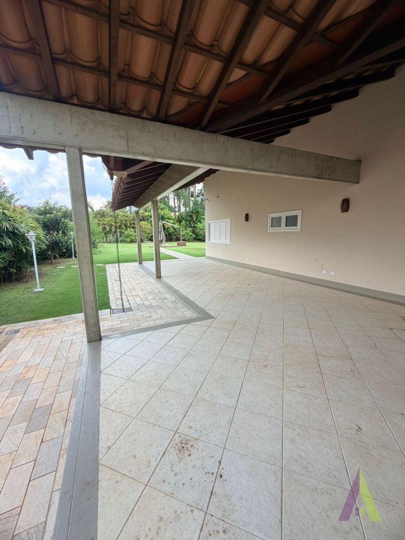 Casa Alto Padrão Térrea em Condomínio Fechado de São Roque! 