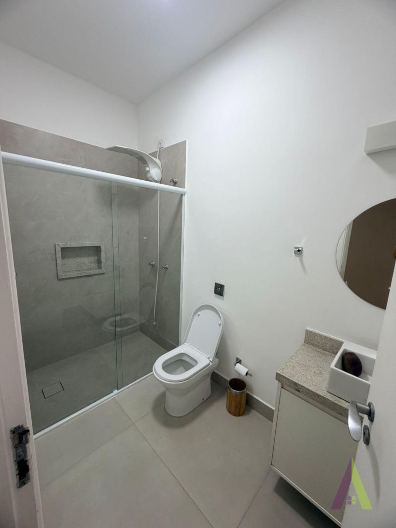 Casa Alto Padrão Térrea em Condomínio Fechado de São Roque! 