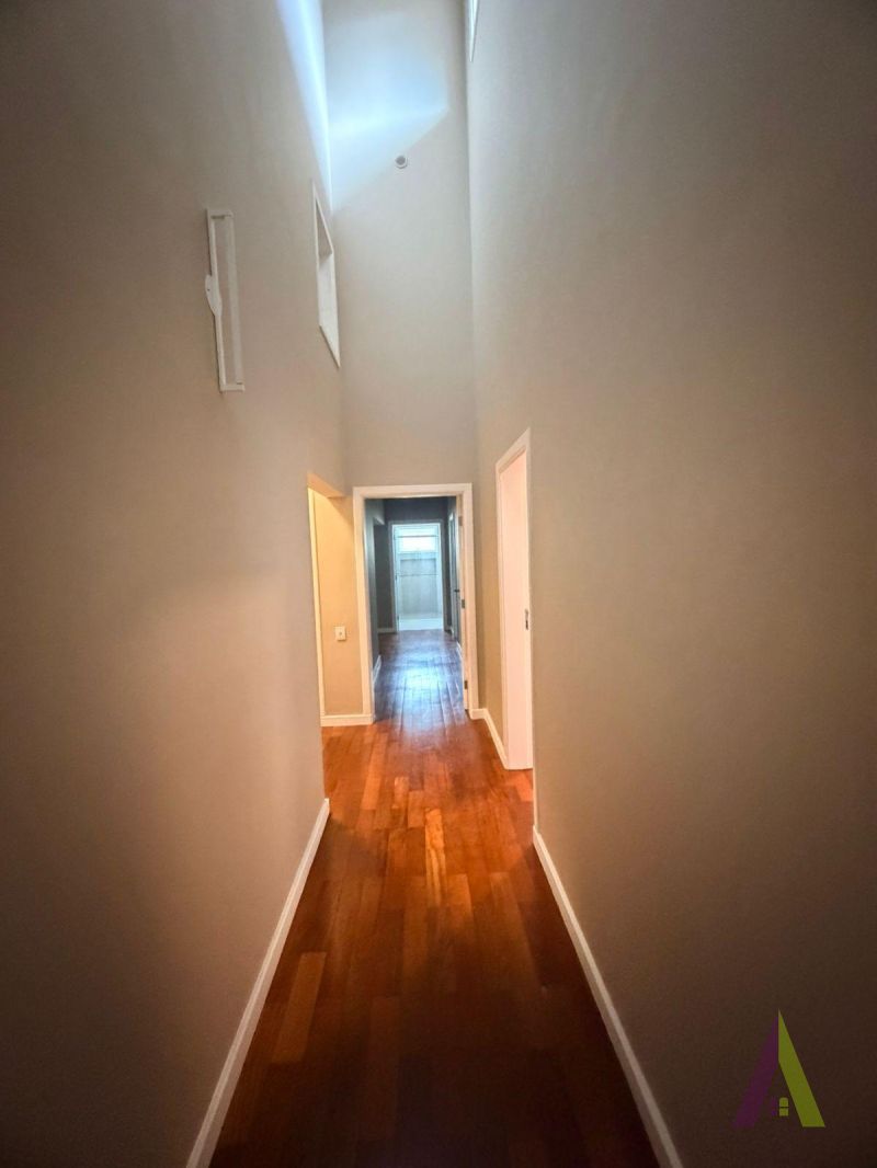 Casa Alto Padrão Térrea em Condomínio Fechado de São Roque! 